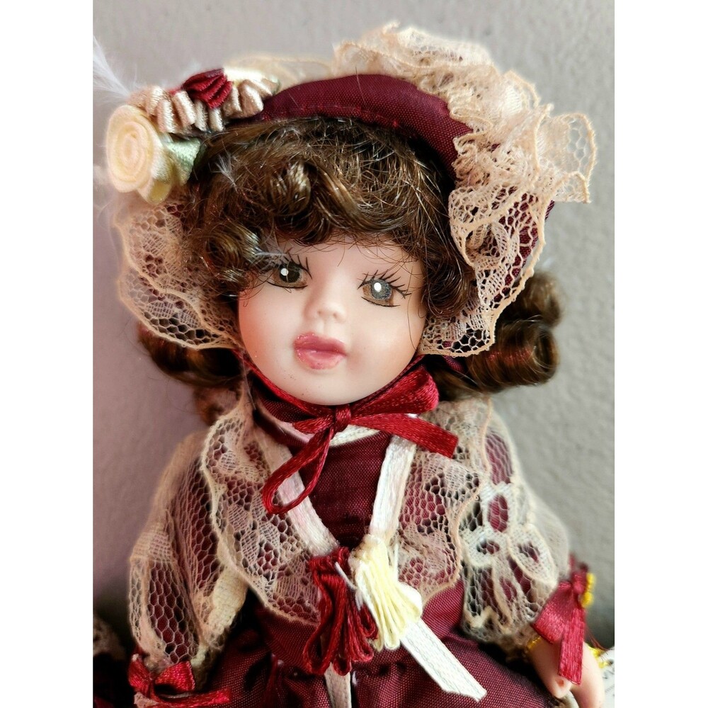 NIB Geppeddo Victorian Porcelain Collectible Doll 6" Burgundy Outfit 06C904